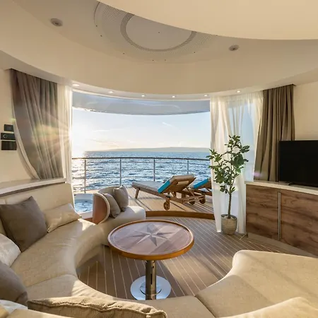 Luxury Floating -