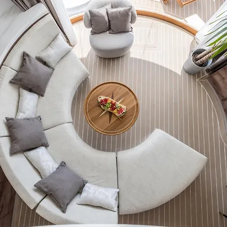 Πλωτό κατάλυμα Luxury Floating - *