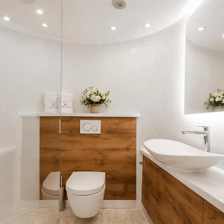 Luxury Floating - Hotel na wodzie *
