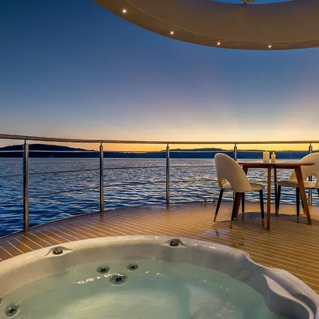 Luxury Floating - * 斯普利特